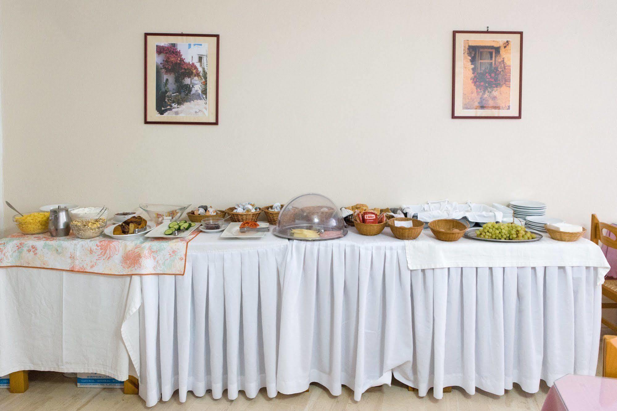 Kymata Hotel Kamári Buitenkant foto