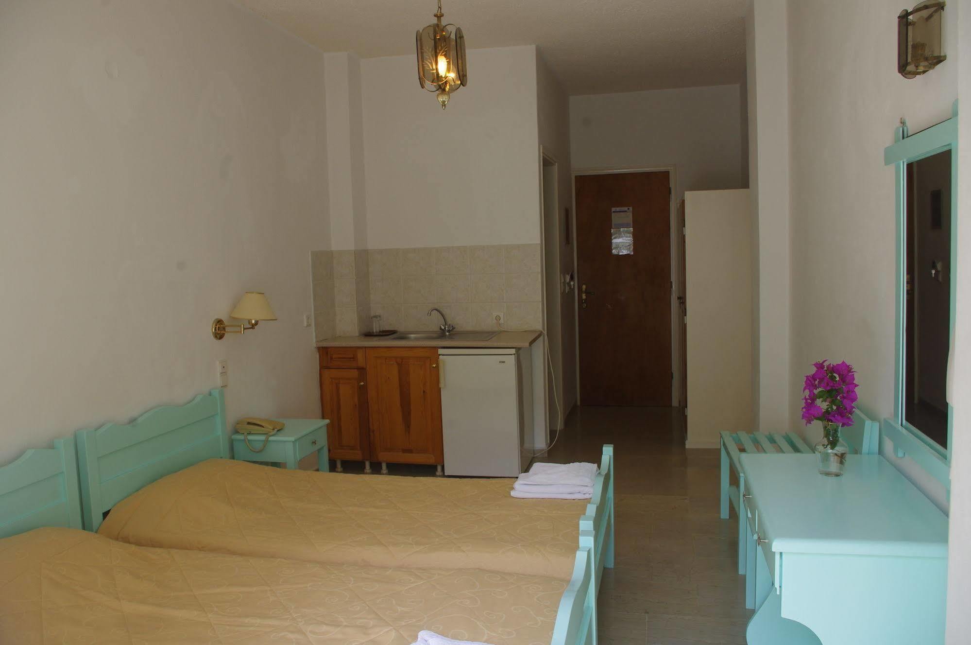 Kymata Hotel Kamári Buitenkant foto
